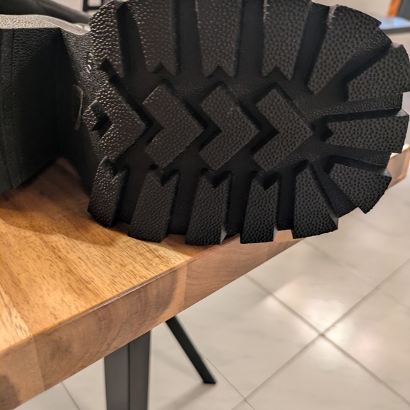 L'Intervalle Black Stretch Platform Boots - Picture 4 of 7